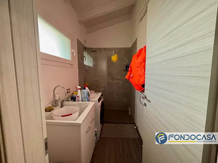 Immagine 26 di Villa in vendita  a Carobbio Degli Angeli