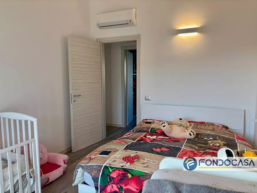 Immagine 19 di Villa in vendita  a Carobbio Degli Angeli