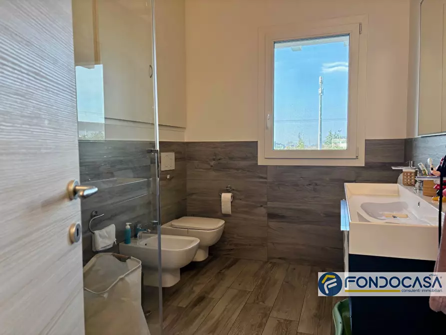 Immagine 23 di Villa in vendita  a Carobbio Degli Angeli