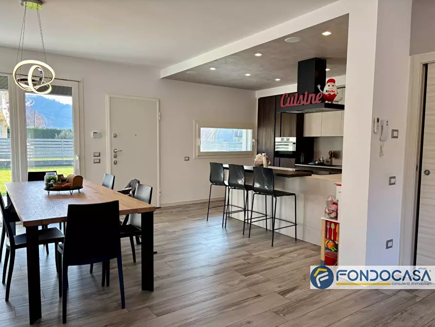 Immagine 7 di Villa in vendita  a Carobbio Degli Angeli