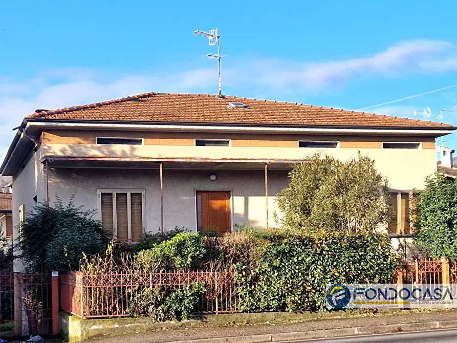 Immagine 3 di Villa in vendita  in VIA EINAUDI a Concesio