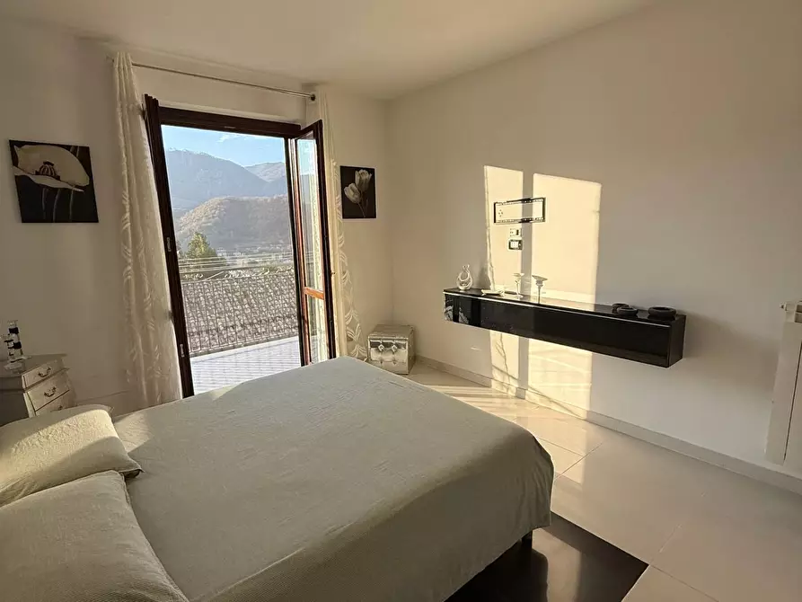 Immagine 19 di Villa in vendita  in Via Parrocchia a Baronissi