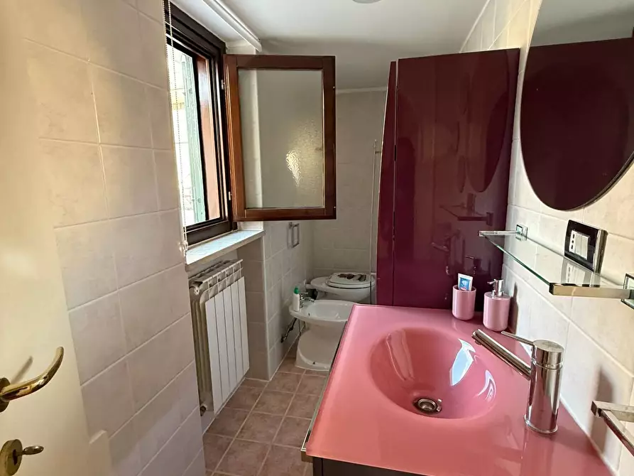 Immagine 27 di Villa in vendita  in Via Parrocchia a Baronissi