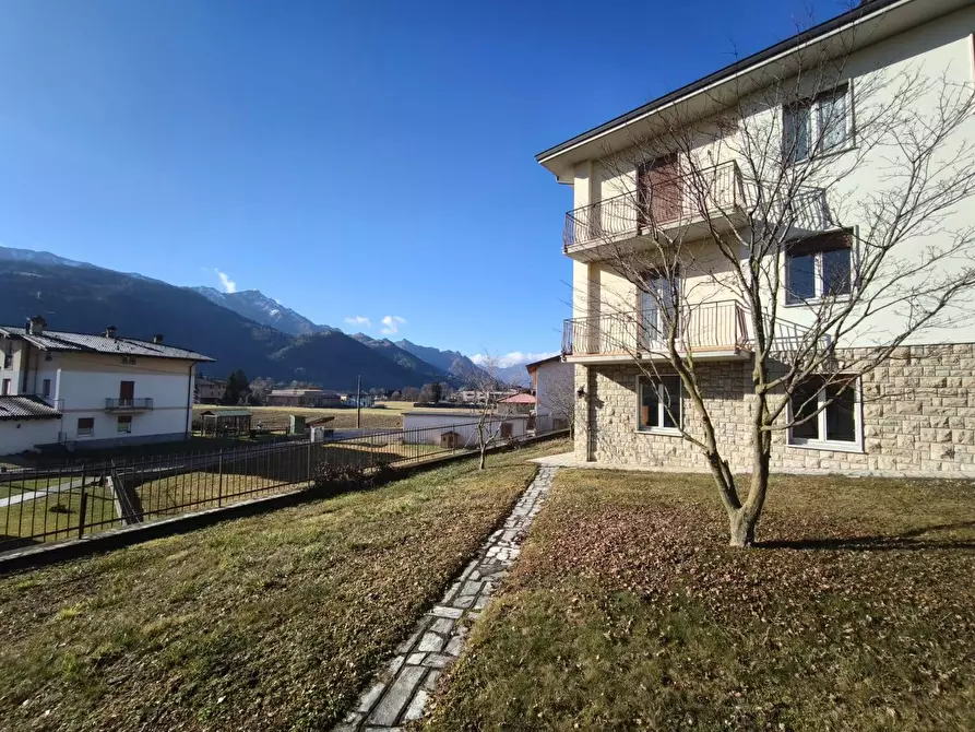 Immagine 4 di Appartamento in vendita  in Via Guizzetti a Clusone