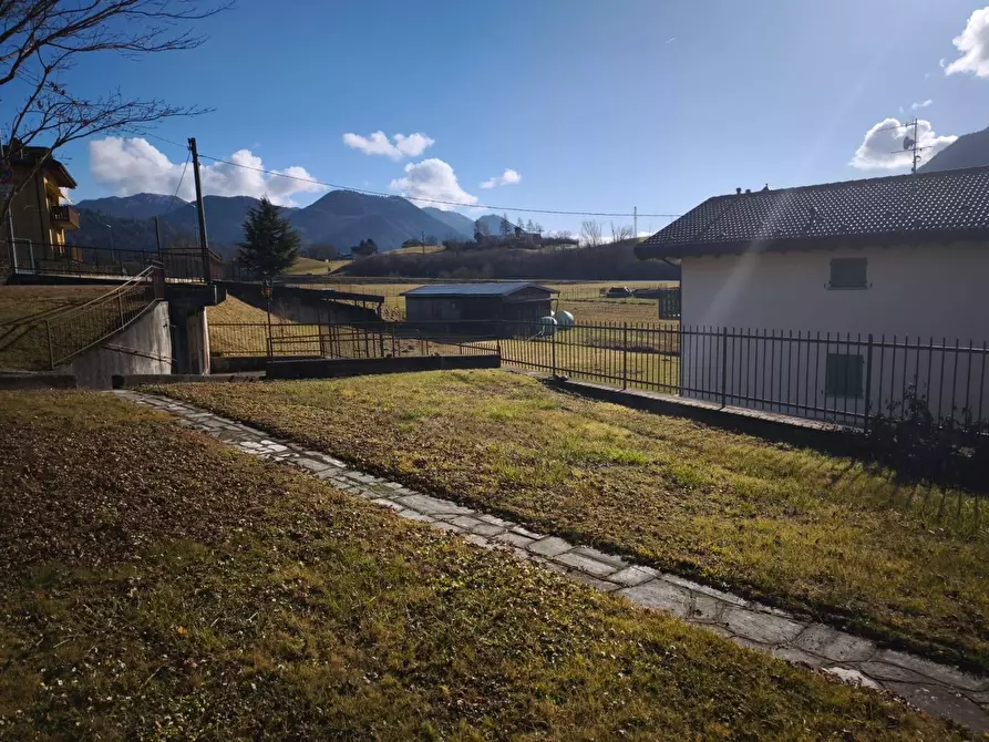 Immagine 5 di Appartamento in vendita  in Via Guizzetti a Clusone