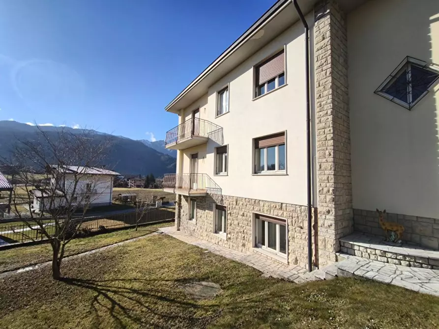 Immagine 2 di Appartamento in vendita  in Via Guizzetti a Clusone