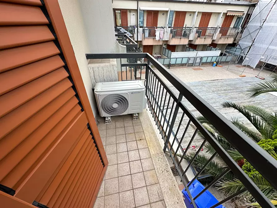 Immagine 27 di Appartamento in vendita  in Viale Rinascimento a San Benedetto Del Tronto