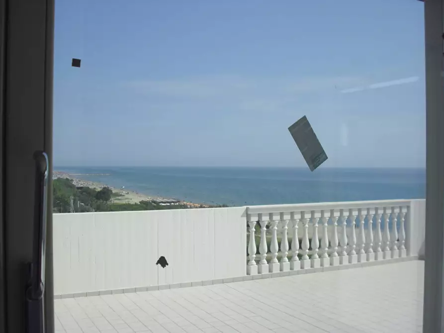Immagine 13 di Appartamento in vendita  in Viale Vittoria a Alba Adriatica