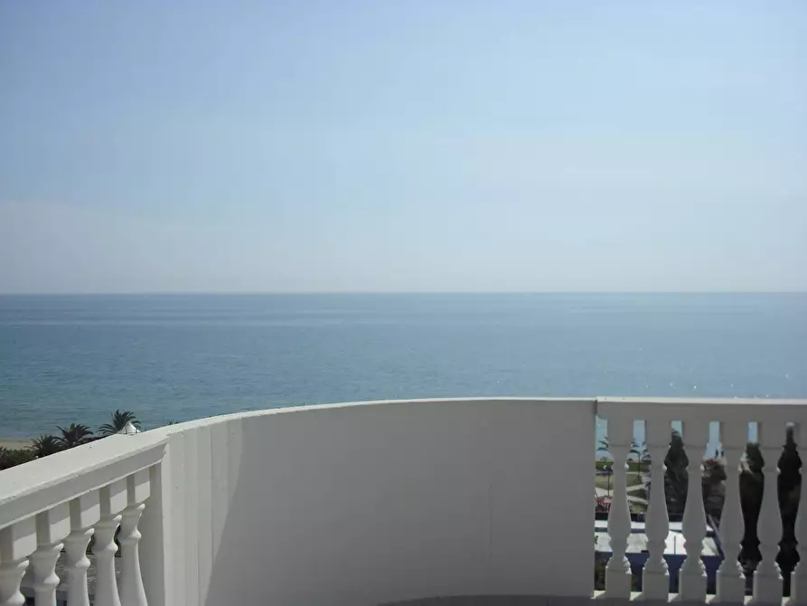 Immagine 16 di Appartamento in vendita  in Viale Vittoria a Alba Adriatica