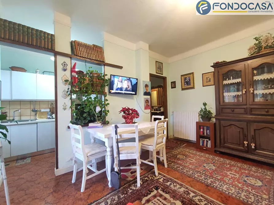 Immagine 3 di Appartamento in vendita  in Via della Pace a Seravezza