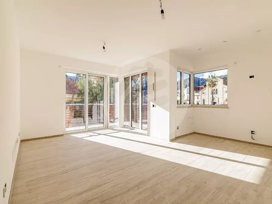 Immagine 1 di Appartamento in vendita  in via bosco a Alassio