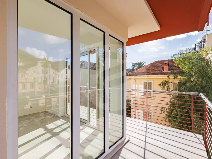 Immagine 2 di Appartamento in vendita  in via bosco a Alassio