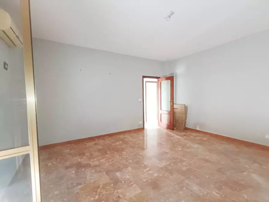 Immagine 3 di Appartamento in vendita  a Casoria