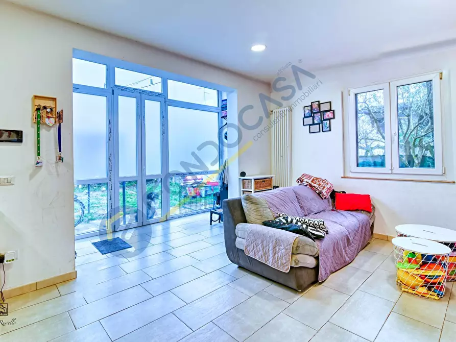 Immagine 8 di Villa in vendita  in VIA ISONZO a Solaro