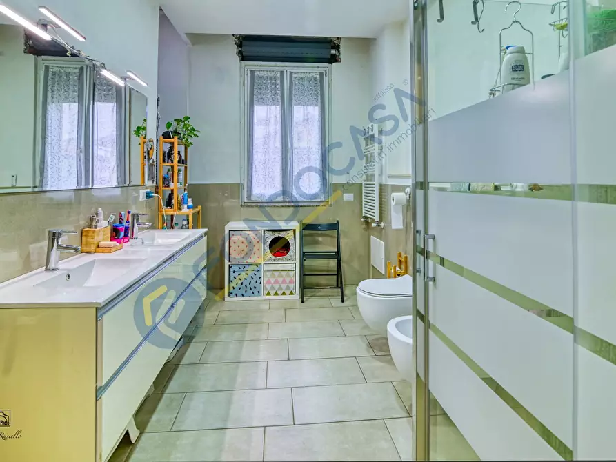 Immagine 15 di Villa in vendita  in VIA ISONZO a Solaro