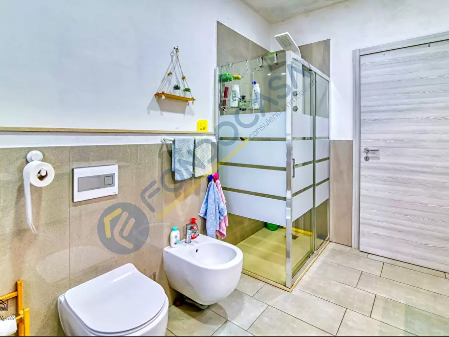 Immagine 16 di Villa in vendita  in VIA ISONZO a Solaro