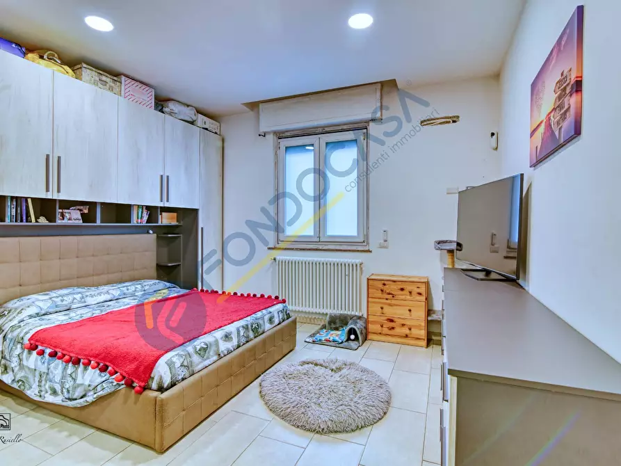 Immagine 12 di Villa in vendita  in VIA ISONZO a Solaro