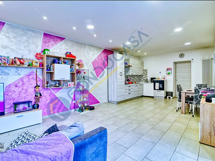 Immagine 3 di Villa in vendita  in VIA ISONZO a Solaro