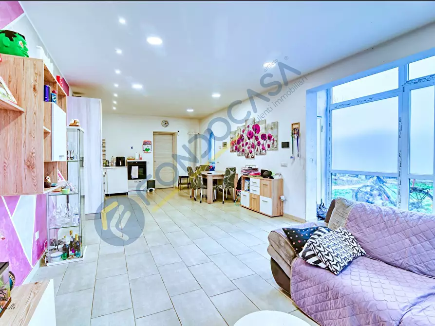 Immagine 4 di Villa in vendita  in VIA ISONZO a Solaro