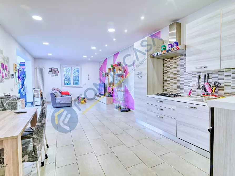 Immagine 6 di Villa in vendita  in VIA ISONZO a Solaro