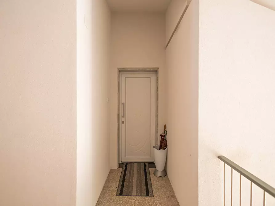 Immagine 22 di Appartamento in vendita  in Piazza Ina- Casa a Vernole