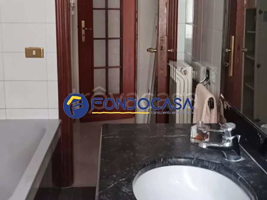 Immagine 12 di Appartamento in vendita  in via san vito a Giugliano In Campania