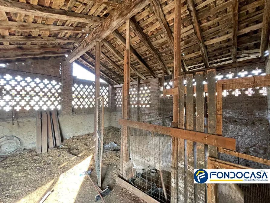 Immagine 16 di Rustico / casale in vendita  a Cazzago San Martino