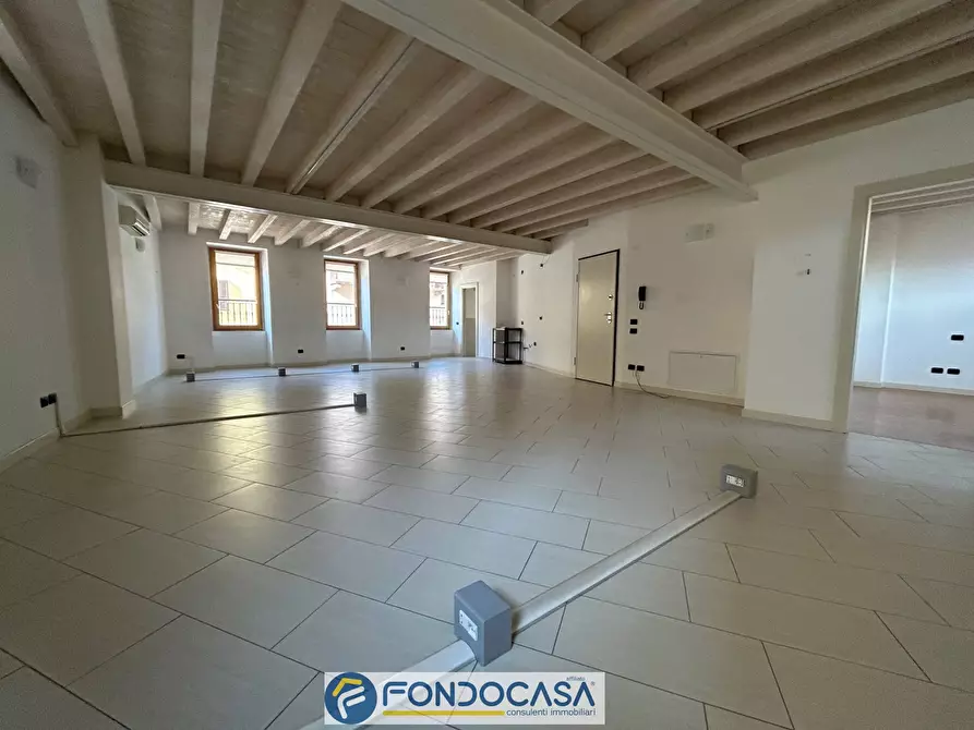 Immagine 4 di Ufficio in affitto  a Rovato
