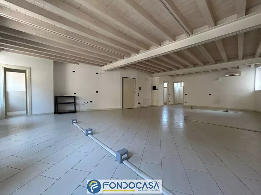Immagine 2 di Ufficio in affitto  a Rovato
