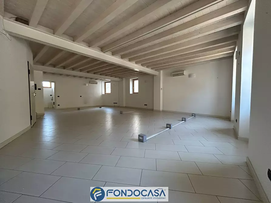 Immagine 5 di Ufficio in affitto  a Rovato