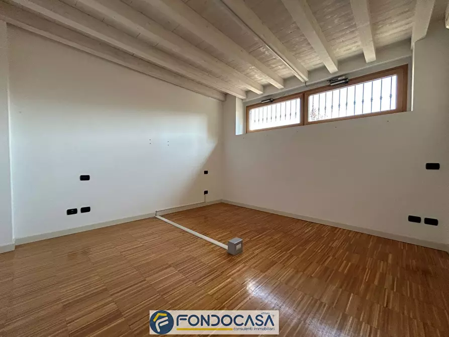 Immagine 6 di Ufficio in affitto  a Rovato