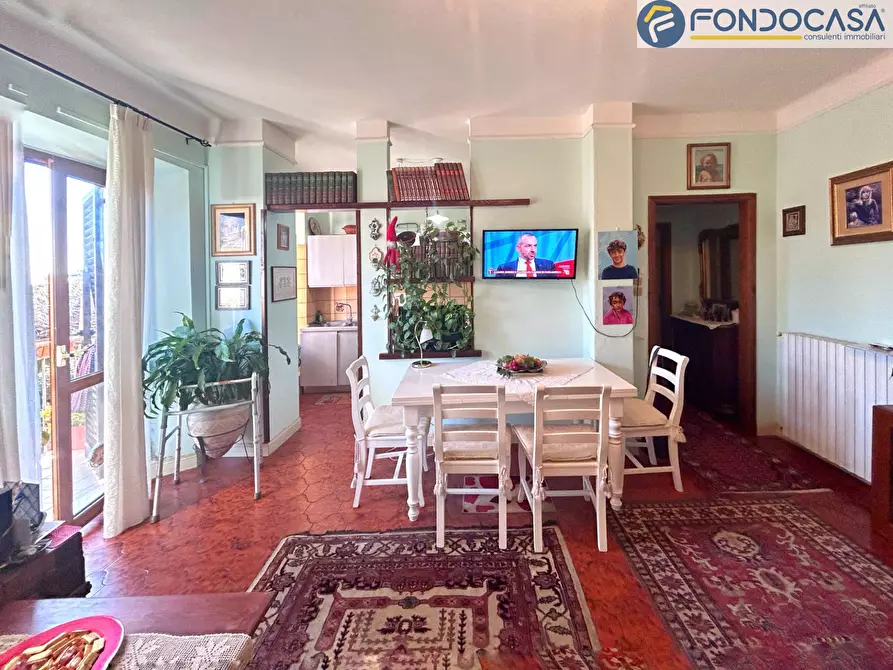 Immagine 2 di Appartamento in vendita  in Via della Pace a Seravezza