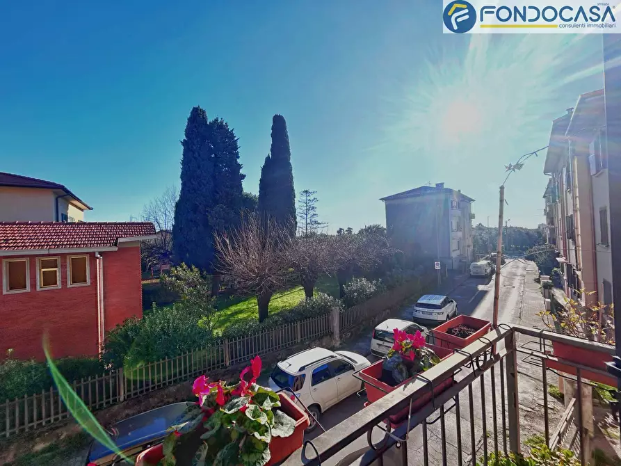 Immagine 1 di Appartamento in vendita  in Via della Pace a Seravezza