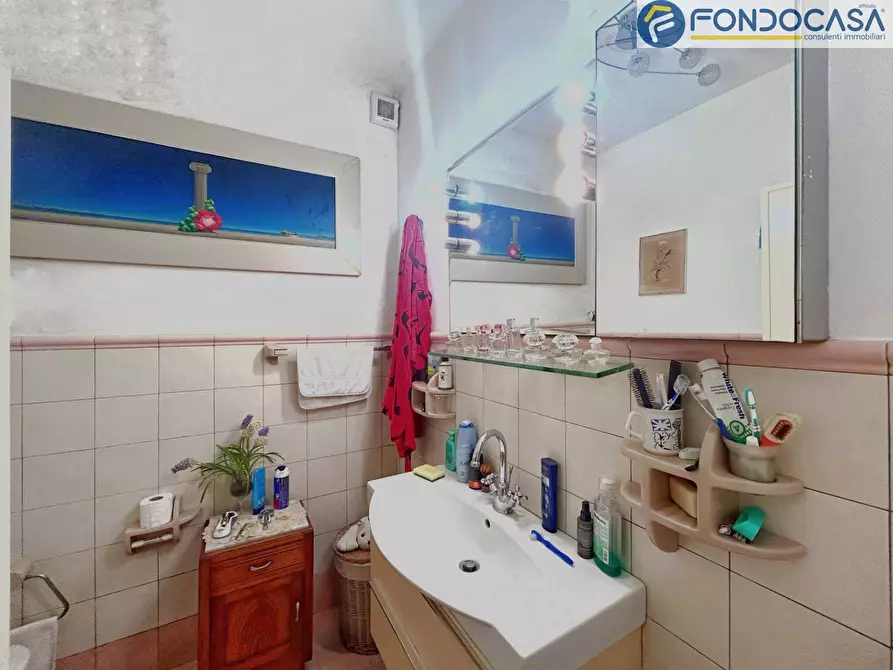 Immagine 13 di Appartamento in vendita  in Via della Pace a Seravezza