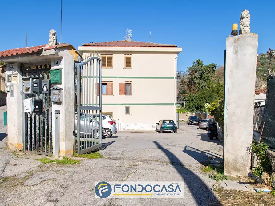 Immagine 2 di Appartamento in vendita  in Via Casa Stanzione a Salerno