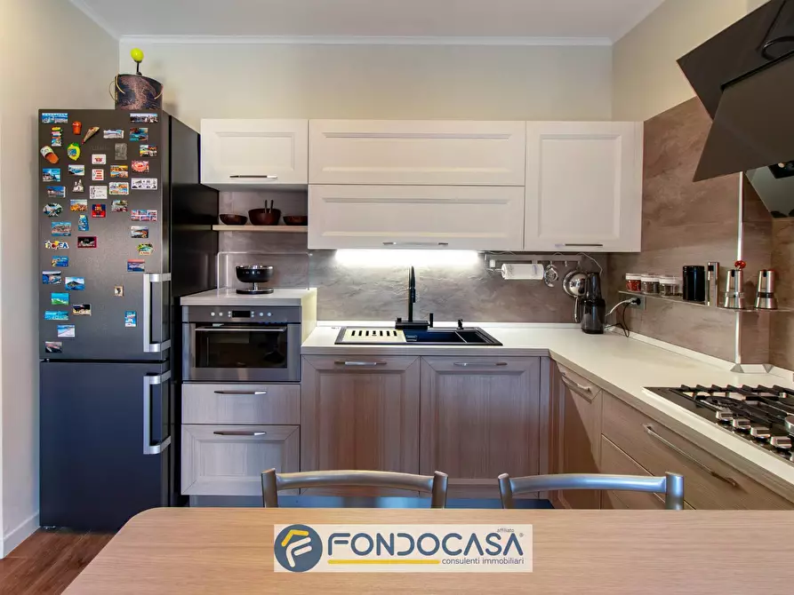 Immagine 8 di Appartamento in vendita  in Via Casa Stanzione a Salerno