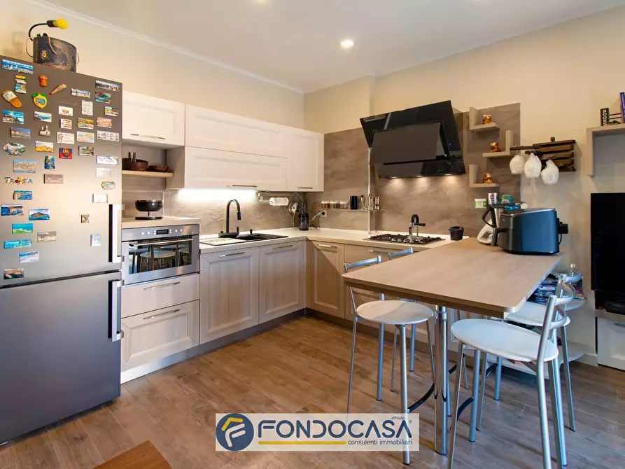 Immagine 1 di Appartamento in vendita  in Via Casa Stanzione a Salerno