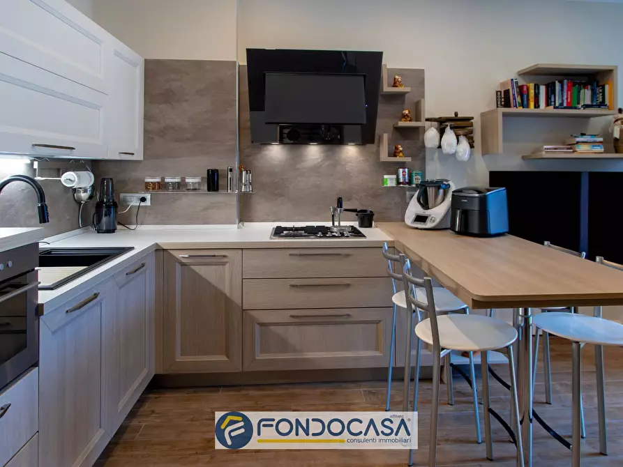 Immagine 10 di Appartamento in vendita  in Via Casa Stanzione a Salerno