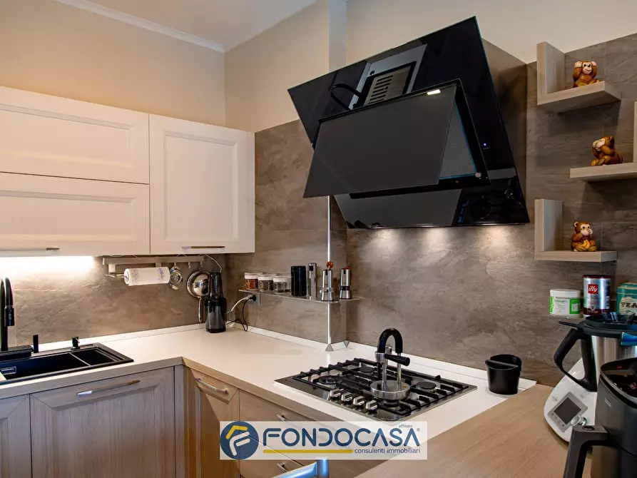 Immagine 11 di Appartamento in vendita  in Via Casa Stanzione a Salerno