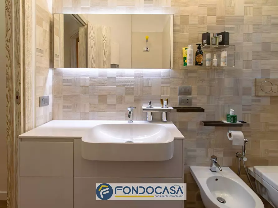 Immagine 20 di Appartamento in vendita  in Via Casa Stanzione a Salerno