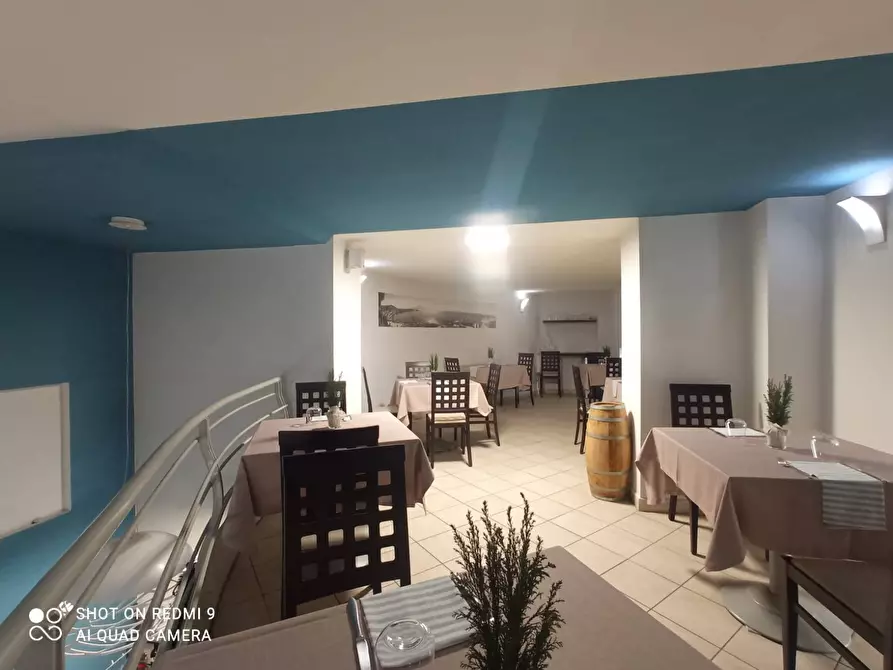 Immagine 7 di Attività commerciale in vendita  a Pomigliano D'arco