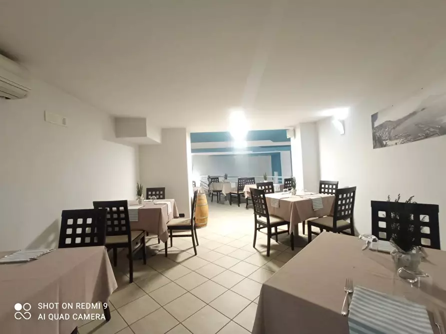 Immagine 9 di Attività commerciale in vendita  a Pomigliano D'arco