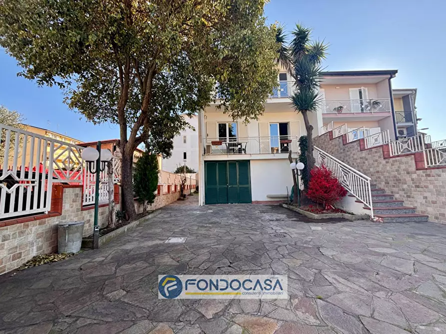 casa indipendente in vendita a Cesa