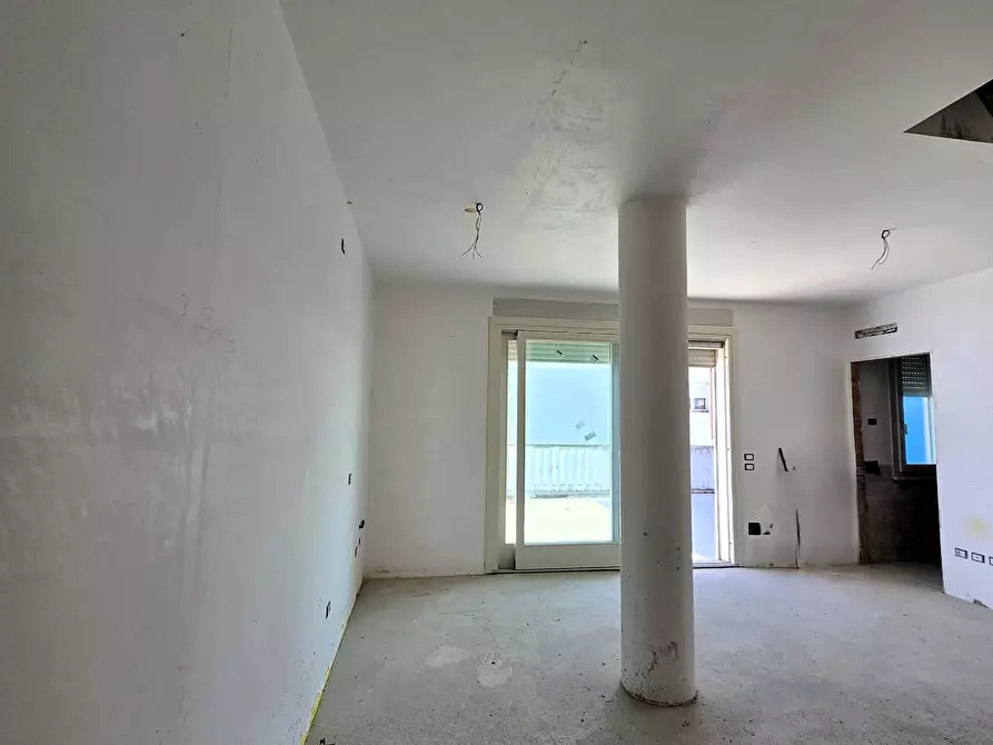 Immagine 3 di Attico in vendita  in Viale della Vittoria a Alba Adriatica