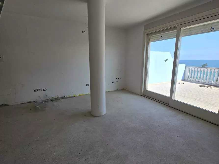 Immagine 4 di Attico in vendita  in Viale della Vittoria a Alba Adriatica