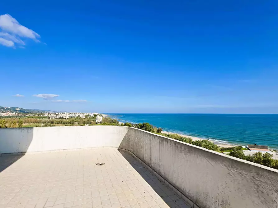Immagine 13 di Attico in vendita  in Viale della Vittoria a Alba Adriatica