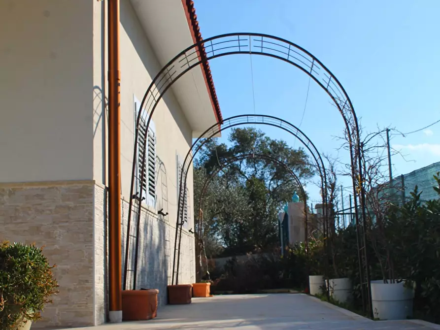 Immagine 21 di Villa in vendita  in VIA  CRISPIANO a Martina Franca