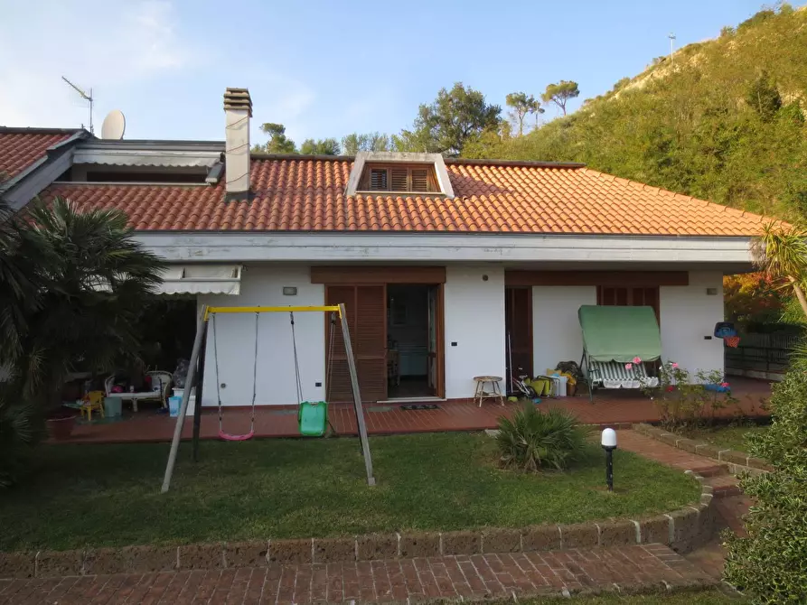 Immagine 1 di Villa in vendita  in Via Domenico Cimarosa a Ascoli Piceno