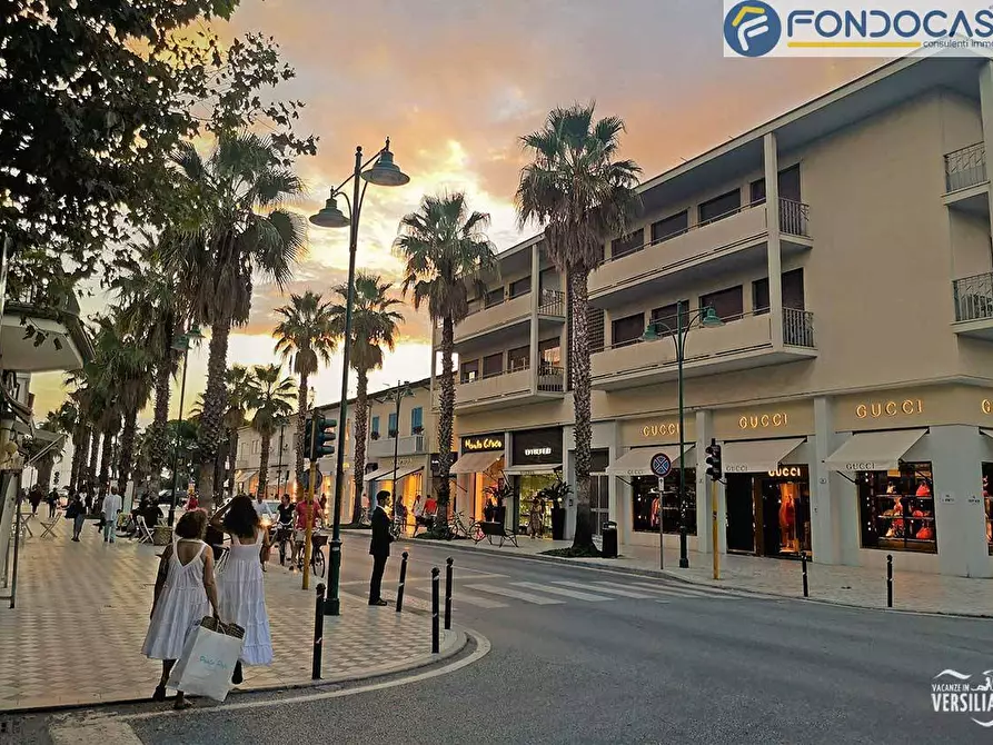 Immagine 4 di Appartamento in vendita  in via Spinetti a Forte Dei Marmi