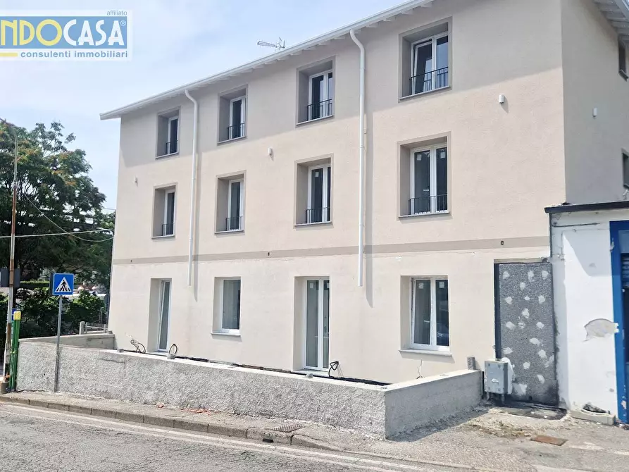 Immagine 6 di Appartamento in vendita  in via donatori del sangue a Como